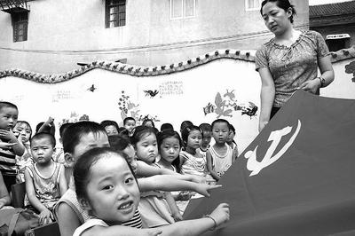 新生儿刚出生被医生抱走的那段时间都经历了什么？游戏画面